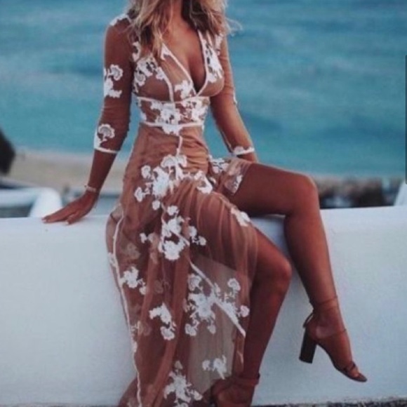 FLL Elenora Maxi Gown 😍 - Picture 1 of 7